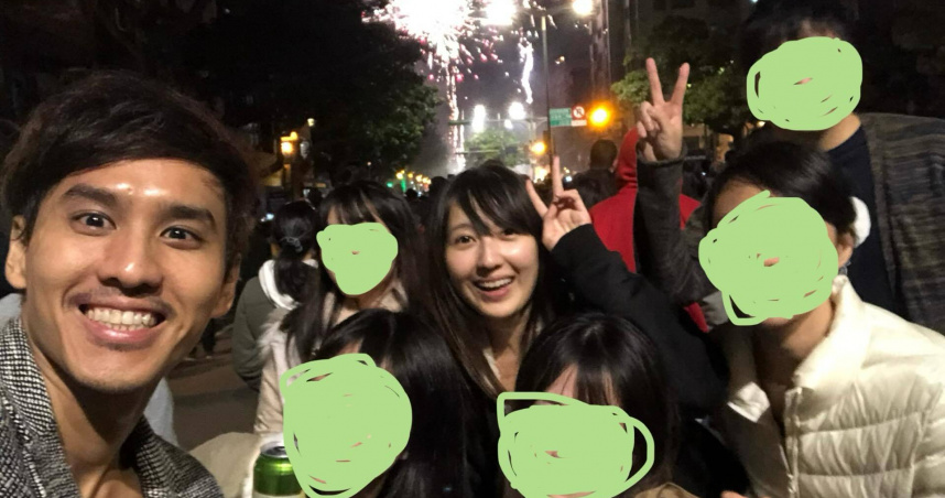 織織近日也在社群平台上大談過去戀情，貼出合照直言「都快看不懂是後宮照還是什麼了」。（圖／翻攝Threads）