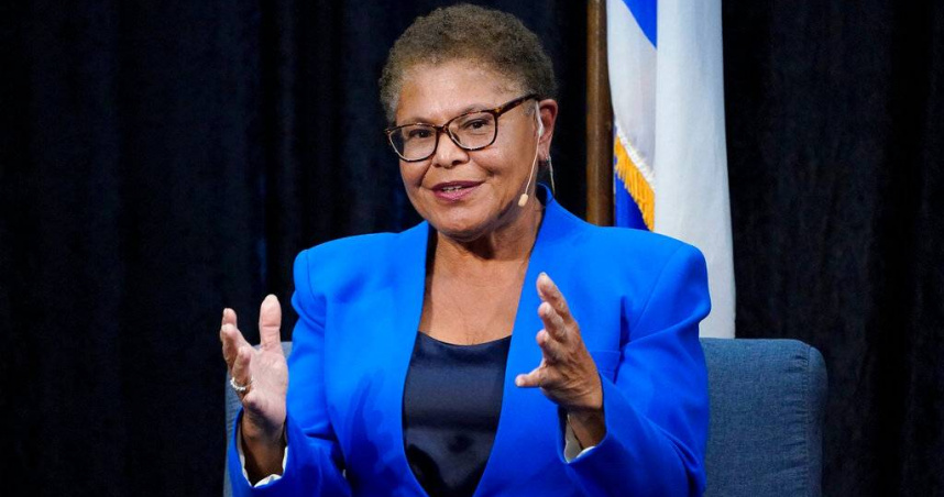 洛杉磯市長巴斯（Karen Bass）。（圖／達志／美聯社）