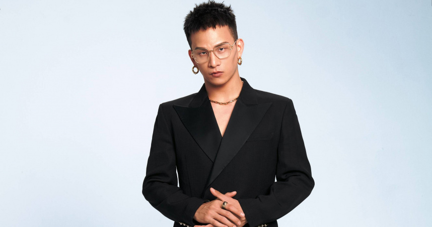 茄子蛋主唱黃奇斌宣布加入環球音樂，個人最新創作單曲〈若無你我欲去佗位〉將於7月11日數位上架。（圖／環球音樂提供）