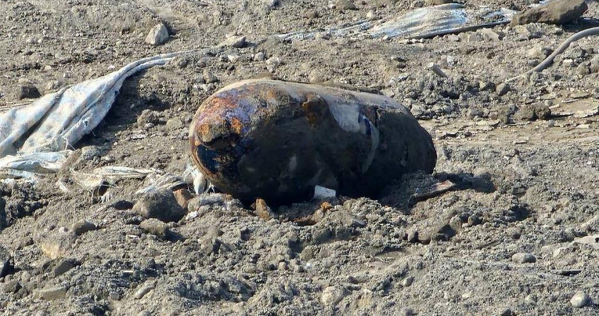 台積電楠梓工地在土壤整治作業中發現空用炸彈殘體，軍方未爆彈小組趕抵現場處理運離。（圖／示意圖，報系資料照）