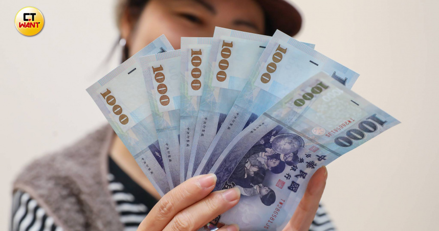 原PO表示，給大學女兒一個月2.8萬被說不夠花。（示意圖／侯世駿攝）