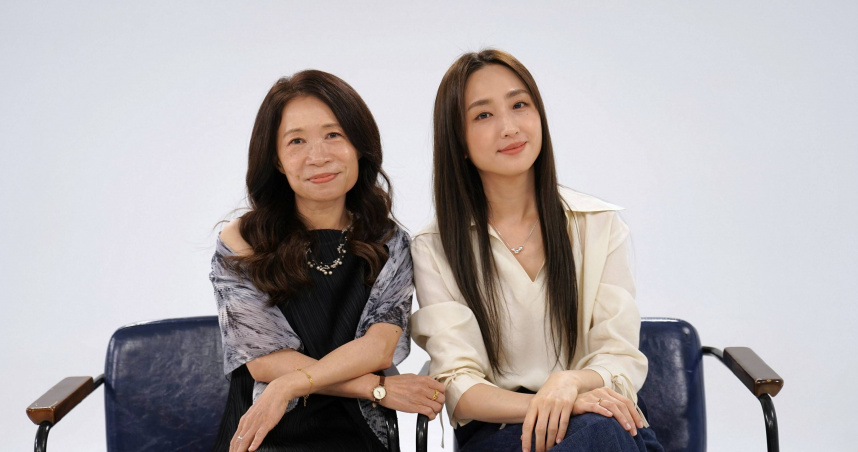 柯佳嬿（右）與作家陳雪（左）探討內耗。（圖／公視提供）