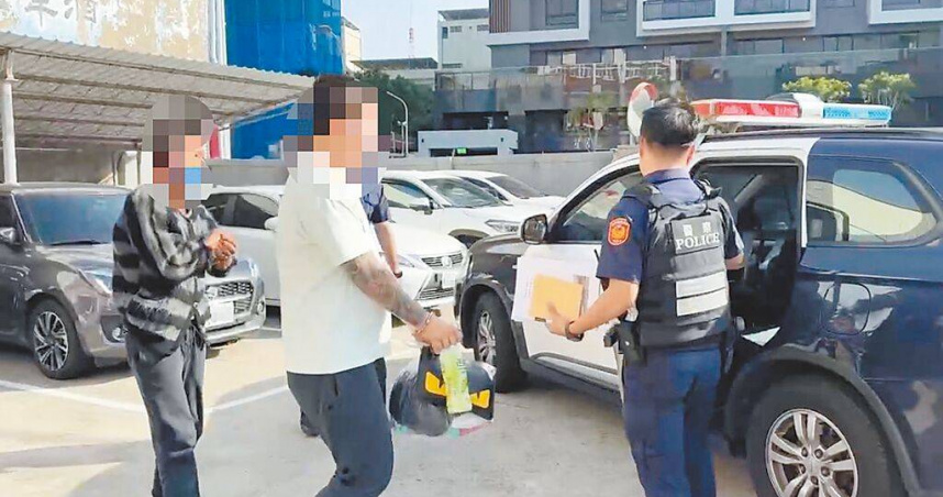 苗栗市鄭姓老翁陳屍住處，轄區苗栗警分局據報展開查辦，逮捕謝姓（左）、蕭姓（左二）等2名街友，深入釐清2人刑責中。（圖／翻攝畫面）