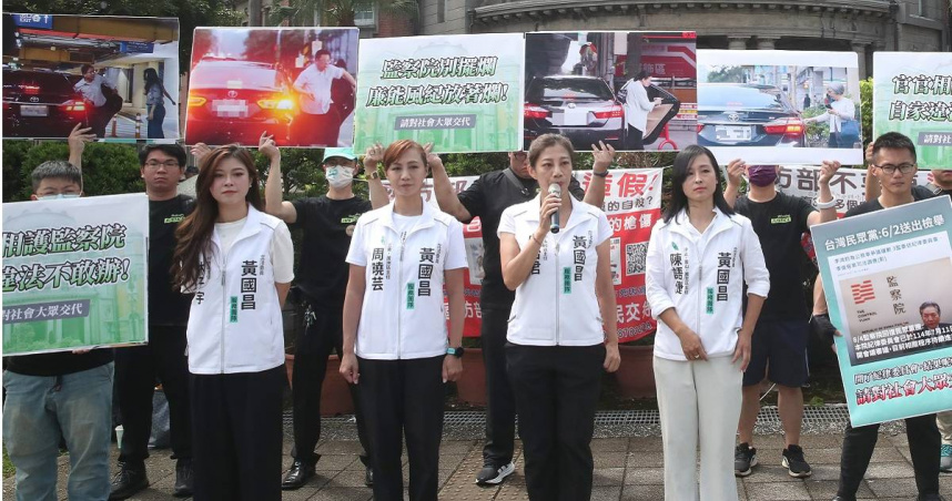 民眾黨4名新北市議員擬參選人林子宇（左2起）、周曉芸、陳怡君、陳語倢多次因議題同框造勢，外傳他們獲得黨主席黃國昌力挺，也讓不少黨內同志眼紅。（圖／報系資料照）