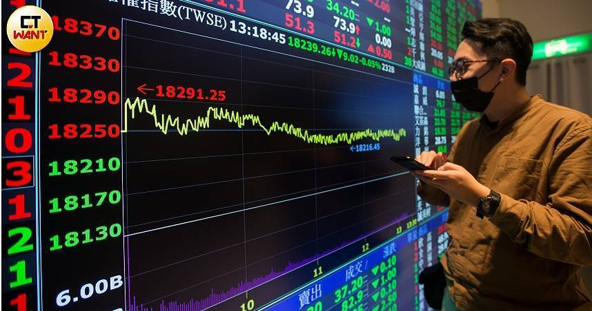 知名理財專家施昇輝分享他對股市波動與崩盤風險的看法。（示意圖／黃威彬攝）