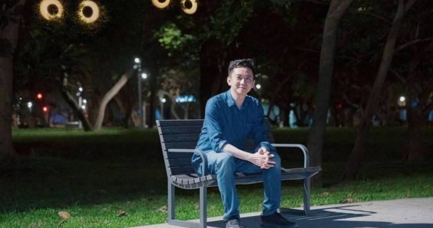 新竹縣竹北市長鄭朝方（圖）找到優化後的竹北市東、市西公園成為《燈怪》演出好所在。（圖／翻攝自鄭朝方臉書）