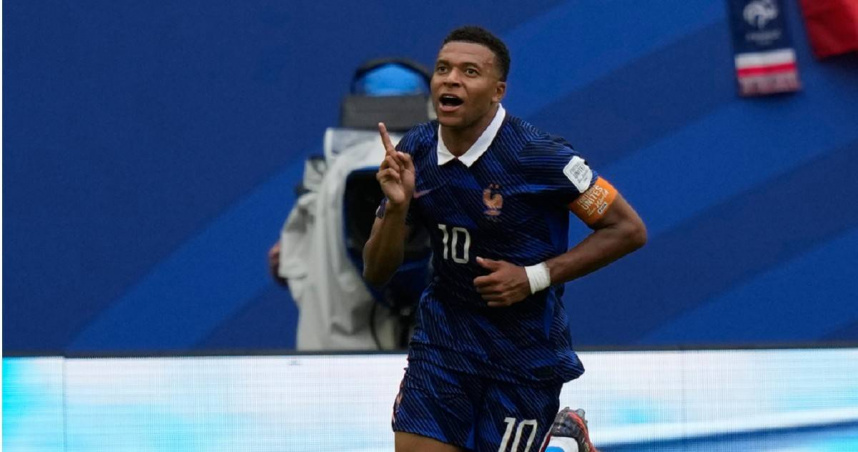 法國王牌球星姆巴佩（Kylian Mbappé）超越梅西（Lionel Messi）成為世界盃歷史進球王。（圖／達志／美聯社）