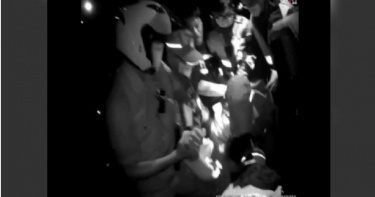 醉男走錯包廂變20人大亂鬥 警方辣椒水控場全帶回