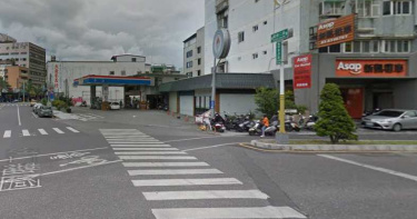 港男赴花蓮旅遊起色心 路邊遛鳥熊抱正妹