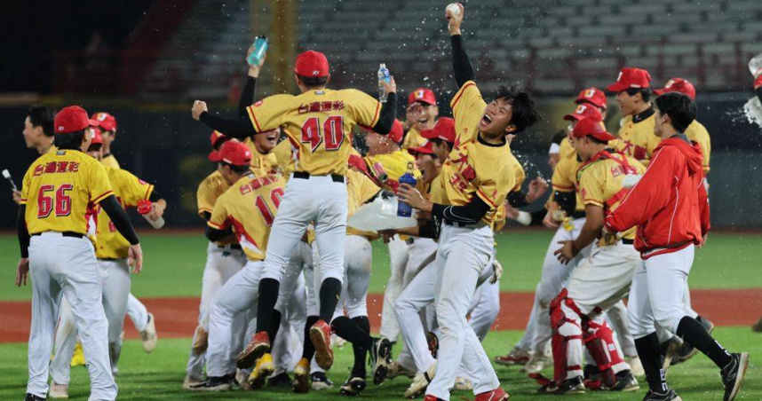 輔仁大學奪下113學年度大專棒球聯賽冠軍。（圖／大專體總提供）