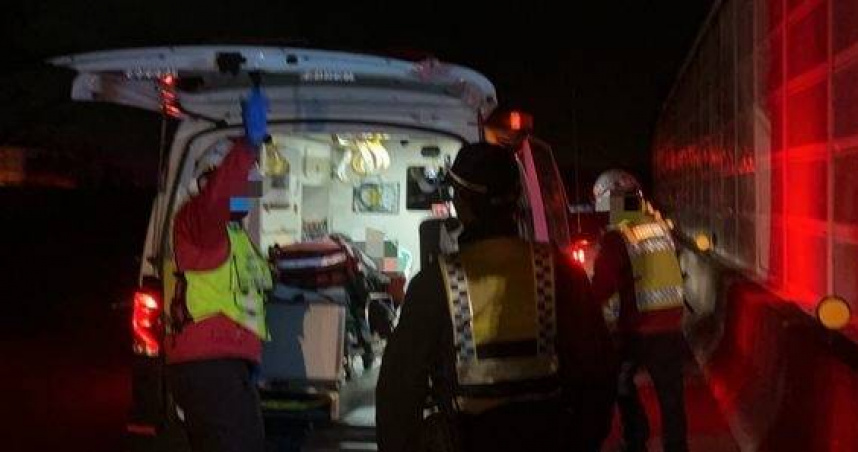 駕車突中風仍堅持停妥後倒地求救。（ 圖／翻攝畫面）