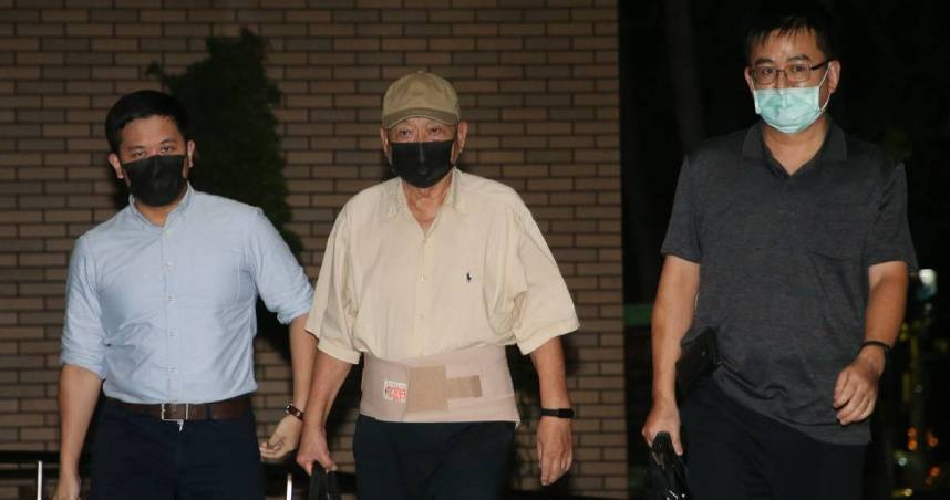 鼎越董座朱亞虎（中）認罪獲緩起訴。（圖／報系資料照）