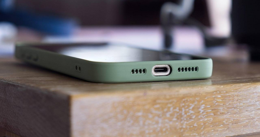 許多人對行動電源的使用壽命和正確回收方式似乎不清楚，可能會因此引發環境污染及潛在的火災風險。（示意圖／Pixabay）