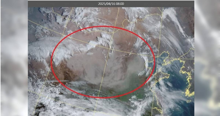 前中央氣象局局長鄭明典在臉書貼出衛星雲圖，透露新一波沙塵暴的路徑主要往韓國方向，對台灣沒有影響。（圖／擷取自Facebook／鄭明典）