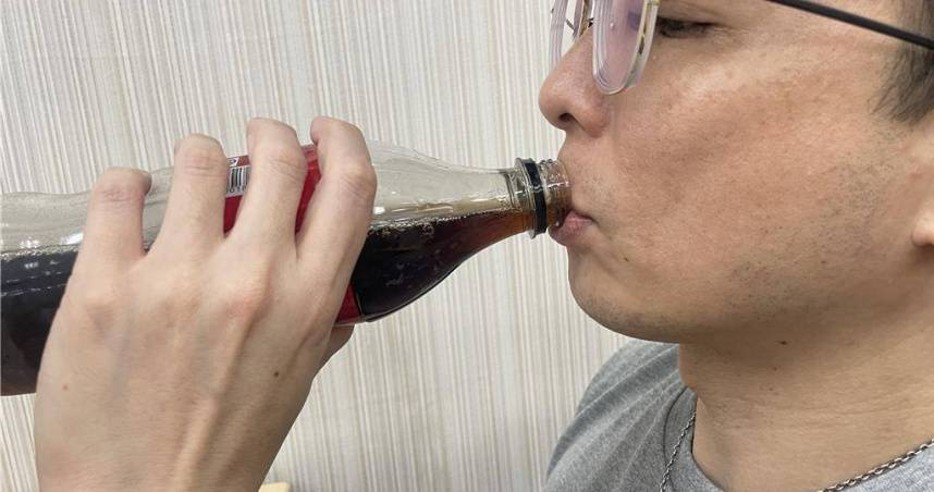 可樂竟然能在急診時派上用場，令人感到驚訝，但醫師強調平實生病還是應該定期回診。（圖／報系資料庫）