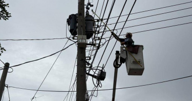 丹娜絲侵台,台電表示台南市仍有17萬用戶無電可用,目前正積極搶修中。(圖/報系資料照)