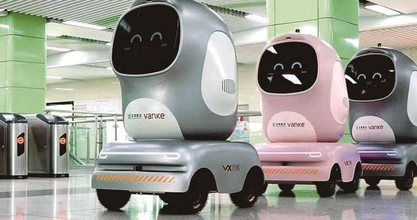 全球首例由機器人自主搭乘地鐵配送貨，昨天（15日）在大陸深圳地鐵裡變成現實。（圖／翻攝自深圳特區報）