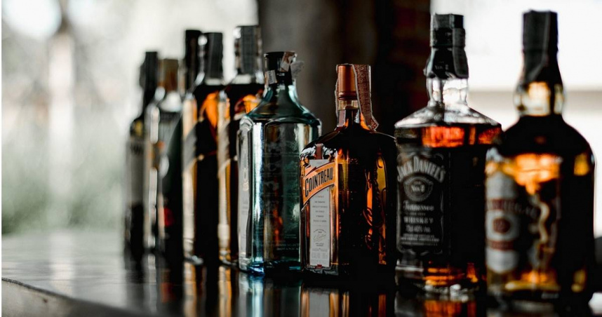 科威特衛生部指出，自8月10日起，該國因飲用含甲醇的假酒，導致160人出現甲醇中毒反應，更有23人人已經死亡。（示意圖／翻攝pixabay）