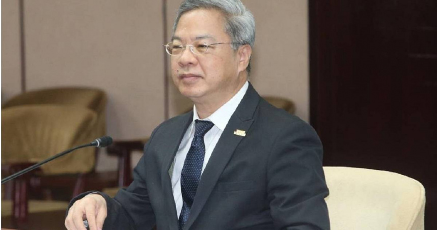 經濟部長龔明鑫今天首場媒體見面記者會，對明年綠電占比2成目標可否達到，坦言「挑戰性很高」。（圖／中國時報趙雙傑攝）