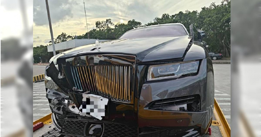 新車價值2700萬元的勞斯萊斯Ghost在國道1號新竹路段發生3車追撞，車頭保險桿凹陷、水箱罩掉落，引擎蓋變形掀起。（圖／翻攝畫面）