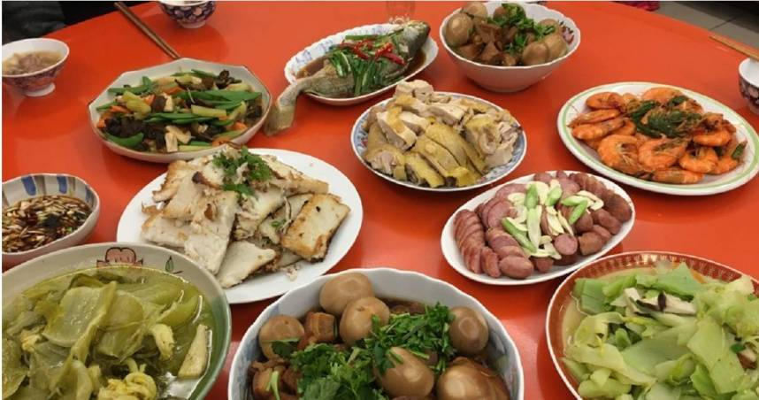 一名人妻結婚17年初二都被要求跟婆婆回婆婆的娘家吃飯，今年終於決定硬起來，和老公一起拒絕。（示意圖／翻攝自photoAC）