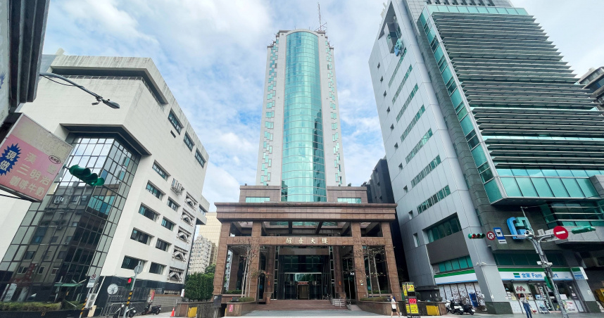 妙天「生財有道」、身家不斐，2022年還斥資2.38億元買下醒吾大樓5樓。（圖／本刊攝影組）