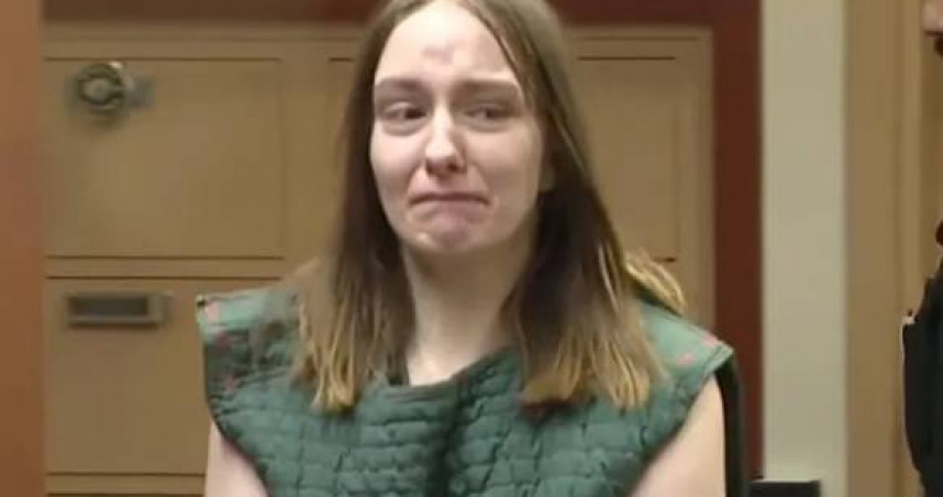 范德貝克因涉嫌虐待7週大兒子致死遭起訴，出庭時在法庭上落淚。（圖／翻攝自YT， KOMO News）