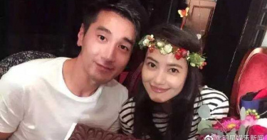 40歲高圓圓上直播節目 真實模樣曝網嘆「媽媽真偉大」