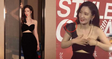 走紅毯「肩帶斷開」!性感女星爆乳險走光 急摀胸口火速閃人