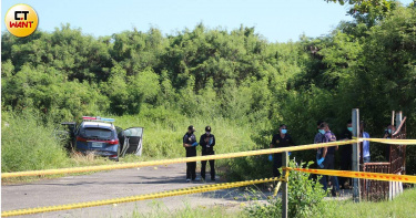 台南市政府警察局2名員警遭襲遇害死亡案件,歷經7小時之解剖程序,傳來令人鼻酸的消息,初步發現,凃姓員警身上共有17處刀傷,曹姓員警部分,身上竟有高達38處刀傷。(圖/張進安攝)