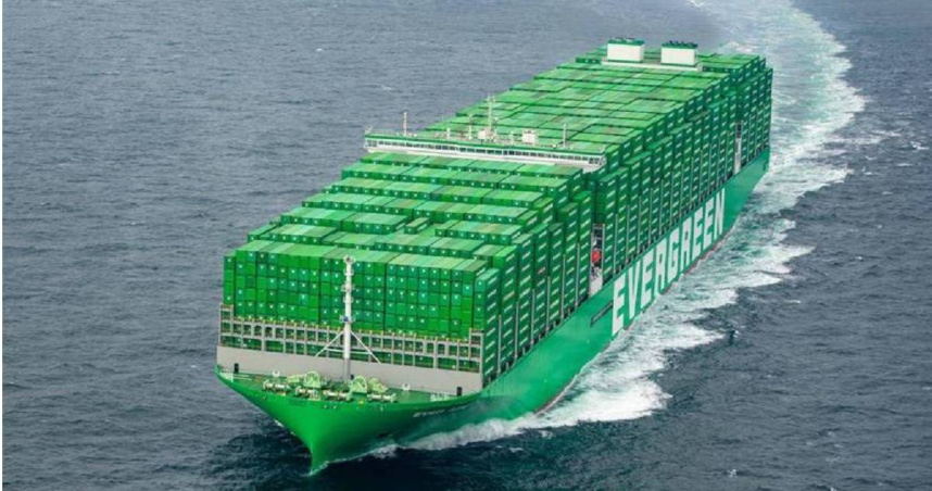 台股7日收在22,576.07點，一週下跌477.11點。長榮股價來到227元，長榮航股價來到45.25元。（示意意圖／報系資料照）