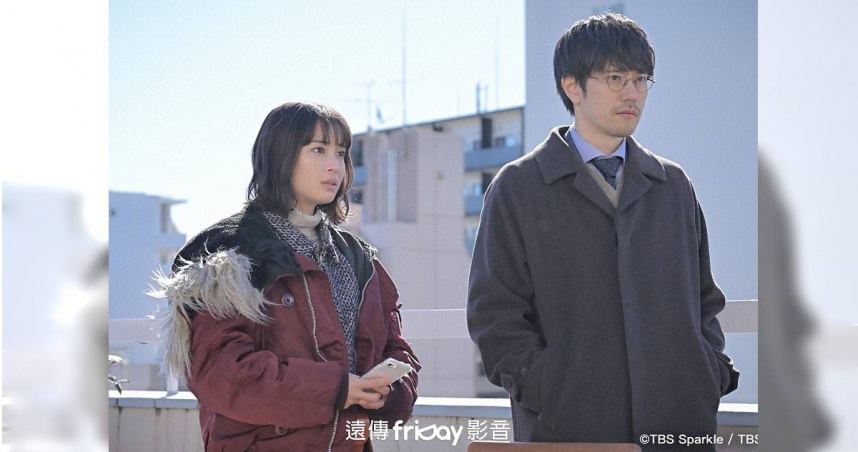 日劇《誰看見了孔雀在跳舞？》由廣瀨鈴（左）與松山研一（右）主演。（圖／friDay影音提供）