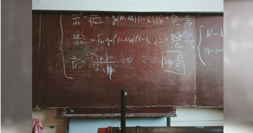 網友列出他心目中最難唸的科系前3名，留言區一票網友點名數學系也很難讀。（示意圖／unsplash）