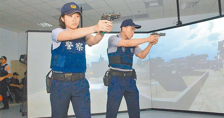 有北市議員指市警局的常年訓練項目中，出現內勤單位體力等項目優於外勤的怪現象，警方解釋，外勤單位因須輪班執勤及擔服深夜勤務，多少影響測驗成績。（圖／報系資料照）