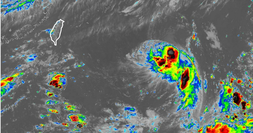 颱風「楊柳」目前向西移動中，未來將逐漸靠進台灣。（圖／翻攝自「台灣颱風論壇｜天氣特急」臉書）