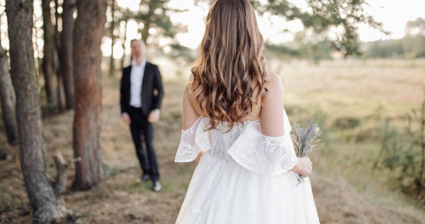 婚禮攝影師透露，新人當天的互動細節，往往能預示婚姻是否幸福長久。（示意圖／Pixabay）