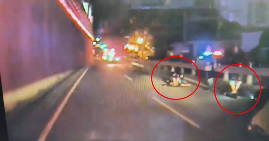 消防隊獲報到場，救護人員正在幫兩人施作CPR搶救。（圖／翻攝畫面）