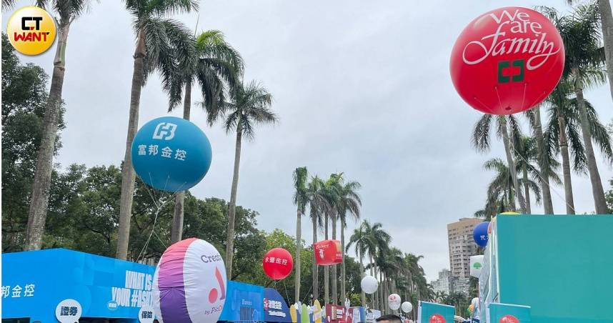 多家金控陸續捐款賑災花蓮，協助馬太鞍溪堰塞湖災害居民儘速重建家園。（圖／李蕙璇攝）