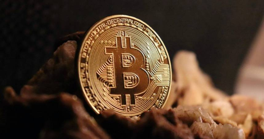 美國司法部（DOJ）近日宣布，成功扣押柬埔寨跨國詐騙集團「太子集團控股」創辦人陳志（Chen Zhi）持有的12萬7271枚比特幣。（示意圖／pixabay）