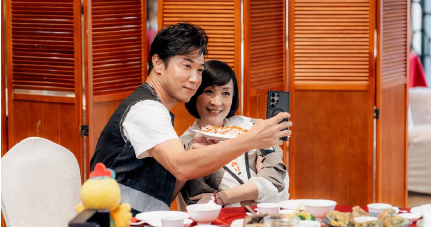 寶媽、陳鴻一同錄影《嗨！營業中》擔任小幫手。（圖／好看娛樂提供）