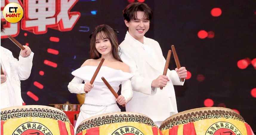 李子森、杜忻恬預告除夕特別節目《馬力全開紅白歌合戰》中，觀眾最愛的「森恬CP」對唱一定不會少。（圖／侯世駿攝）