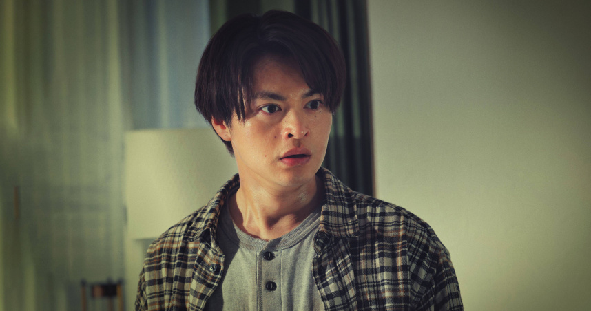 《鬼娃娃》瀨戶康史飾演痛失愛女的父親。（圖／華映娛樂）