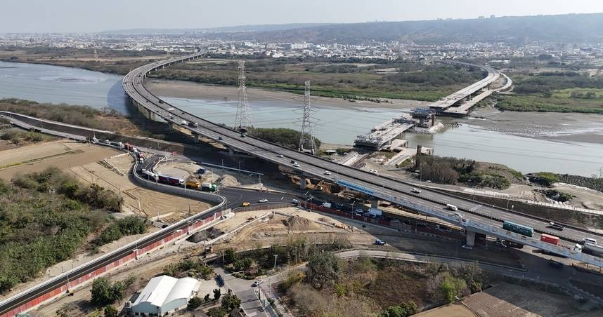 「大肚和美橋」預計年底通車，未來通勤時間將由原本約30分鐘大幅縮短至約3分鐘。（翻攝自台中市政府）（圖／業者提供）