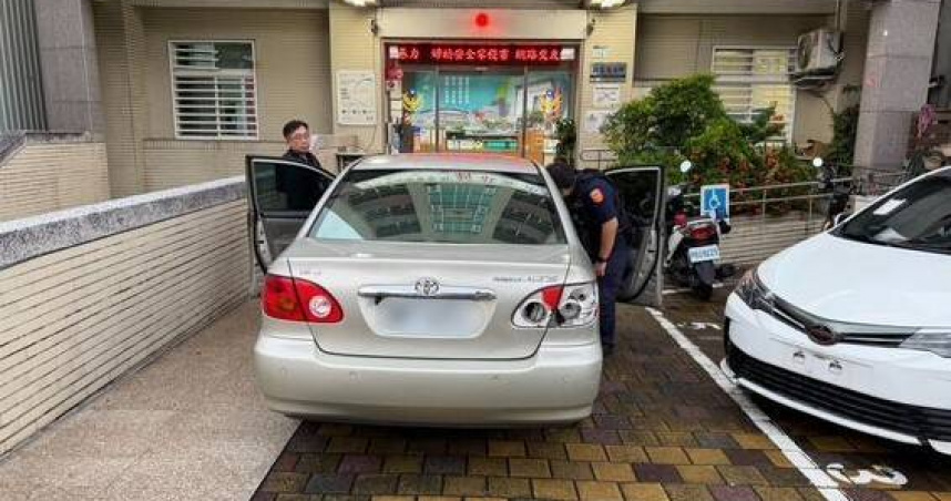 左營路怒症失控！駕駛一怒抄球棒狂砸轎車　行車糾紛瞬間升級刑案