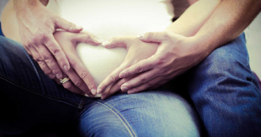 結婚半年生下女兒!丈夫「綠光罩頂」怒告:我們婚後才同房