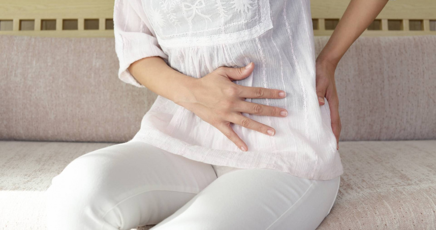 錢政弘提醒，胰臟癌常見症狀除了上腹痛、背痛外，「口渴」也是警訊之一。（示意圖／翻攝自photoAC）