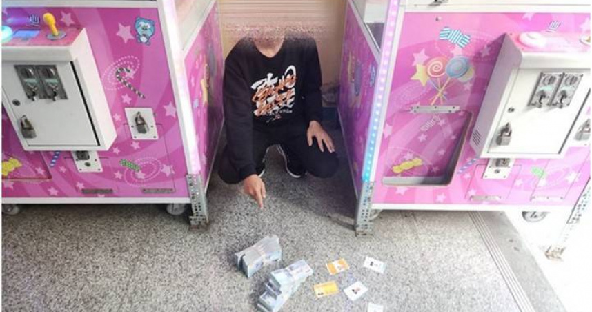 彰化縣員林分局日前獲報有退休教師遭詐，火速逮捕車手，而車手的弟弟聽聞哥哥被逮後，竟主動北上投案。（圖／翻攝畫面）