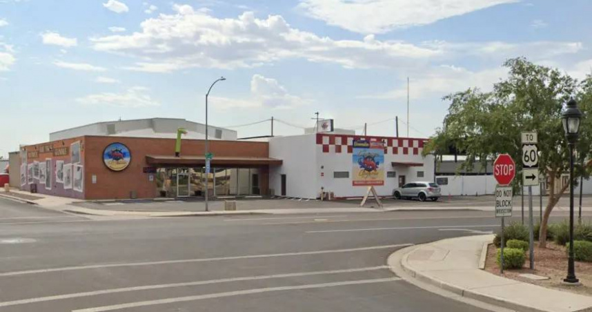 牛排與海鮮餐廳「El Camaron Gigante」。（圖／翻攝自社群網站X）