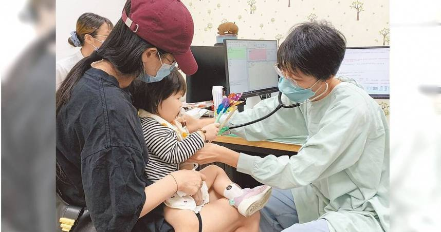 新冠、腸病毒疫情皆上升，疾管署呼籲皆種最新Jn.1新冠疫苗，同時勤洗手。（示意圖／報系資料照）