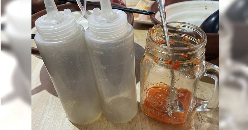 顧客到店外帶餐點時將用餐區的3罐醬料打包帶走，讓店家傻眼。（圖／翻攝自「忠貞大小事」臉書）